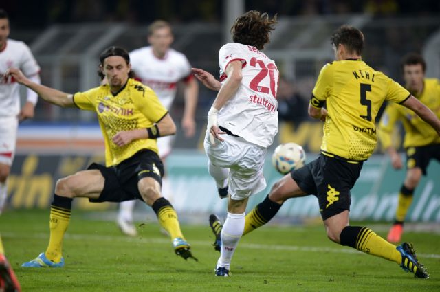 Σούπερ ισοπαλία 4-4 για Ντόρντμουντ και Στουτγάρδη